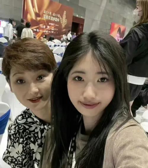 澳门今晚开奖结果+开奖记录和冯小刚养女高中毕业与冯小刚收养的女儿