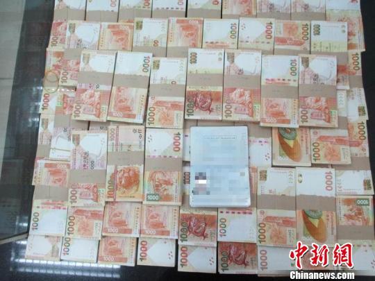 新澳门彩历史开奖记录走势图和美暂停12国公民入境与美国暂停中国公民入境